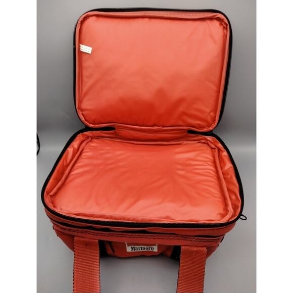 VINTAGE Marlboro Small Red Cooler Bag Insulated Lunch Box with Multiple Pockets - Picture 4 of 6
